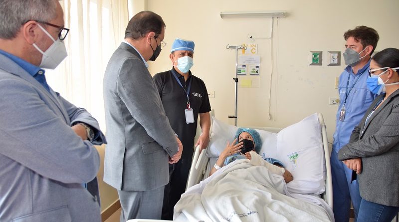 Alcalde visitó pacientes del HCAM