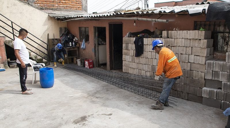 Materiales de construcción entregados a familias de La Gasca