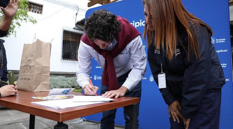 Santi adopción