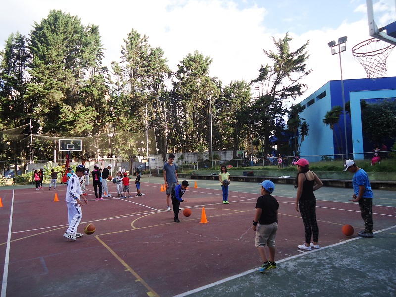 Haga que niños y jóvenes aprendan baloncesto en el Centro Deportivo  Metropolitano – Quito Informa