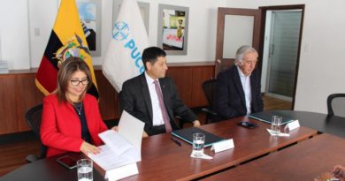 FIRMA CONVENIO PATRONATO Y PUCE