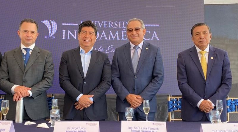Primera piedra Universidad Indoamérica