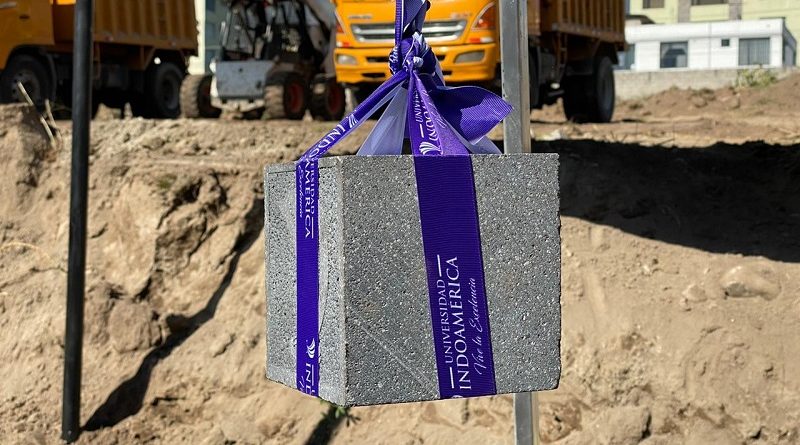 Primera piedra Universidad Indoamérica