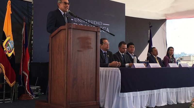 Primera piedra Universidad Indoamérica