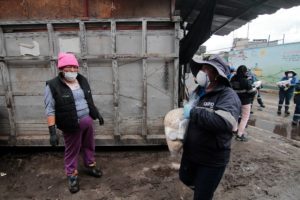 Entrega de donaciones sur de Quito