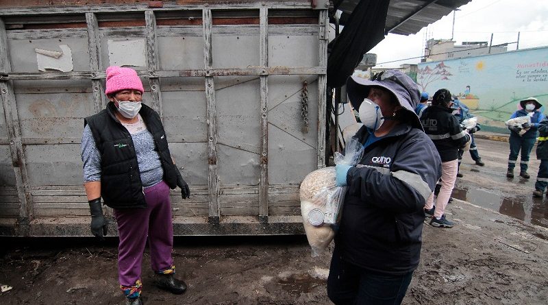 Entrega de donaciones sur de Quito