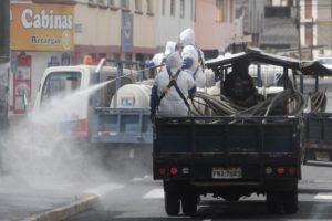 Vías de Quito desinfectadas