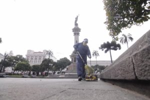 Personal de barrido mantiene limpia la ciudad