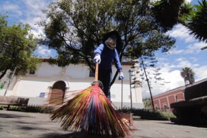Personal de barrido mantiene limpia la ciudad