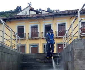 Hidrolavado de plazas