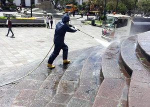Hidrolavado de plazas