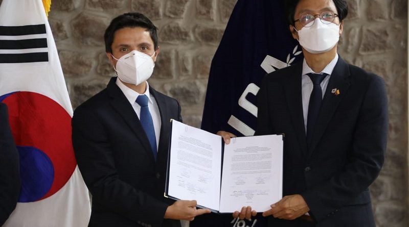 Firma de convenio MDMQ y KOICA