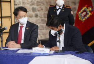 Firma de convenio MDMQ y KOICA