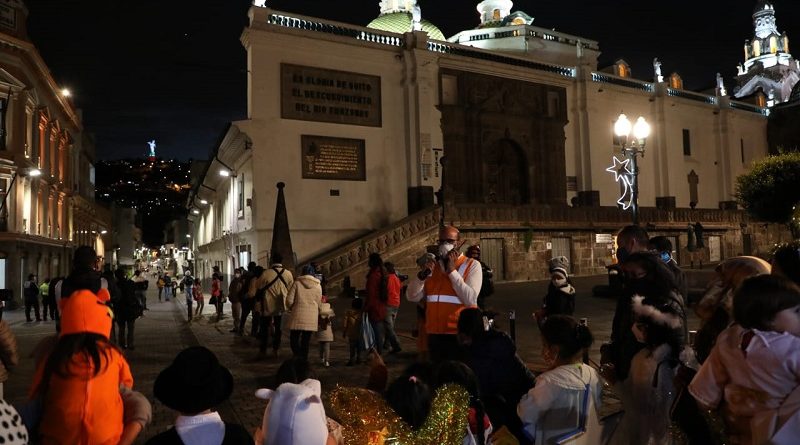 Encendido del pesebre en El Panecillo