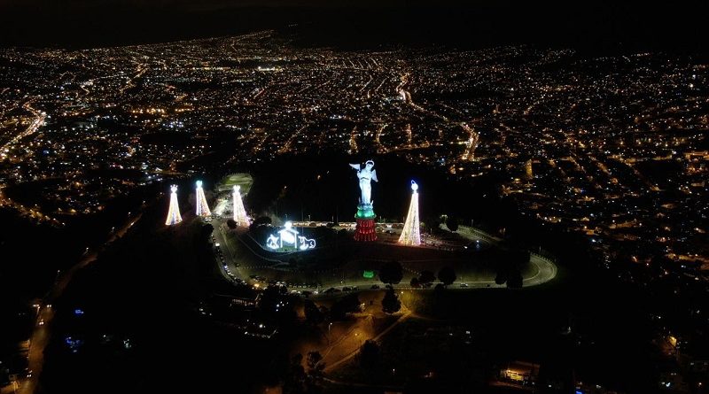 Encendido del pesebre en El Panecillo