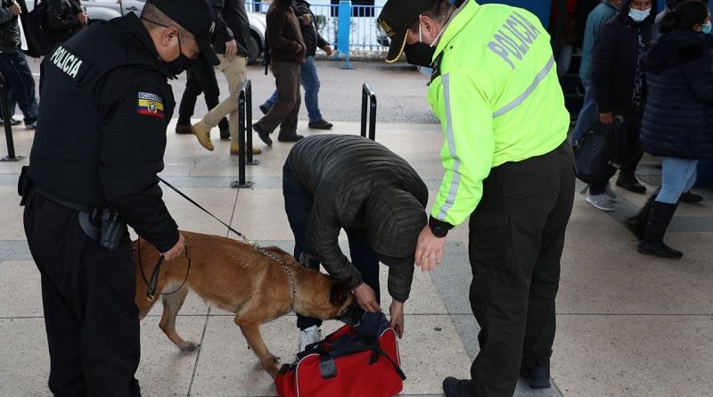 Operativos de seguridad Estación Río Coca