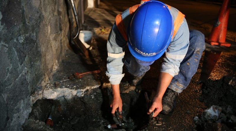 Trabajador agua potable