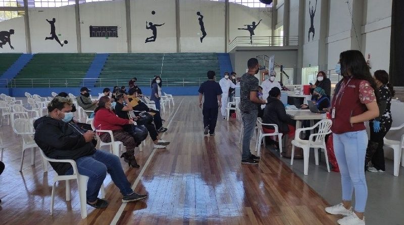 Comerciantes se vacunan