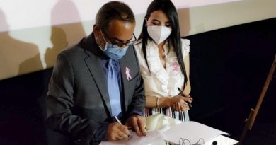 Firma de convenio lucha contra el cáncer de mama