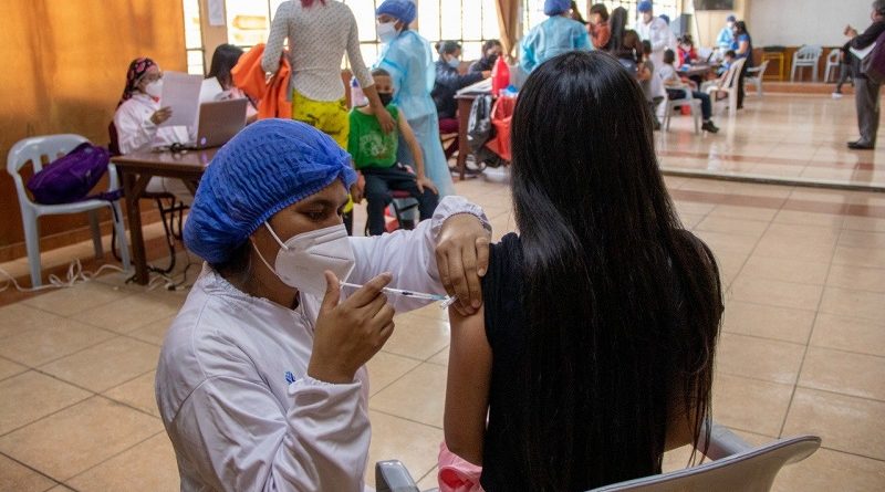 Vacunación estudiantes Marquesa de Solanda