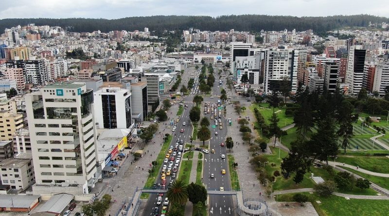 Metro rinde homenaje a Quito