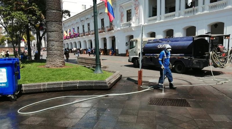 Trabajo integral Emaseo EP en fiestas de Quito