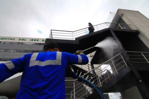 Emaseo realiza hidrolavado en hospitales