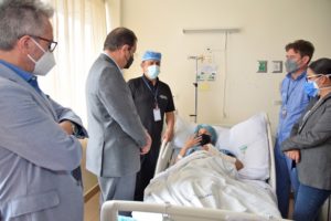 Alcalde visitó pacientes del HCAM