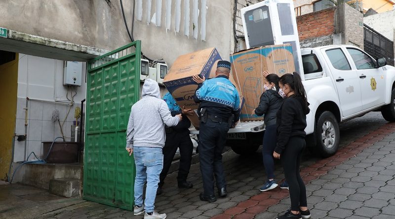 Entrega de menaje de casa La Gasca