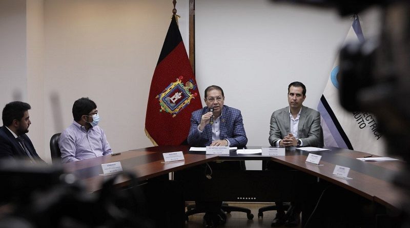 Firma de convenio Municipio y EEQ