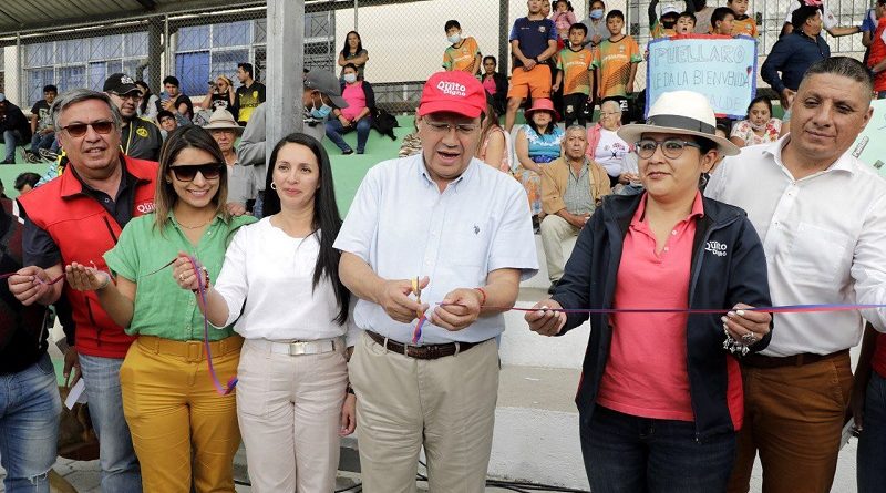 Inauguración estadio Puéllaro