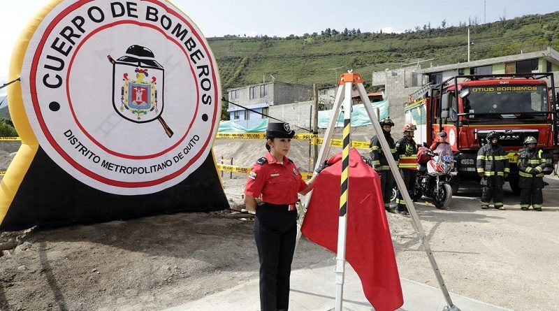 Primera piedra estación de bomberos Perucho