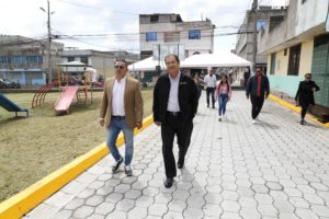 Entrega de adoquinados La Ecuatoriana