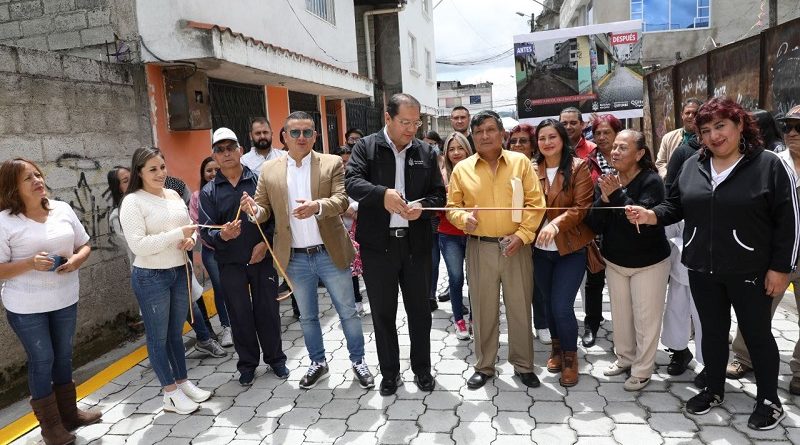 Entrega de adoquinados La Ecuatoriana