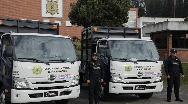 Entrega vehículos CACM y Secretaría de Seguridad