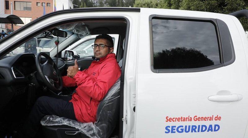 Entrega vehículos CACM y Secretaría de Seguridad