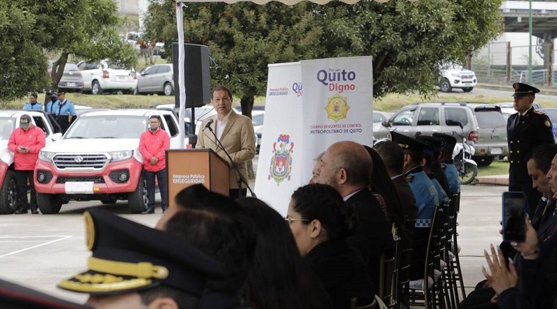 Entrega vehículos CACM y Secretaría de Seguridad
