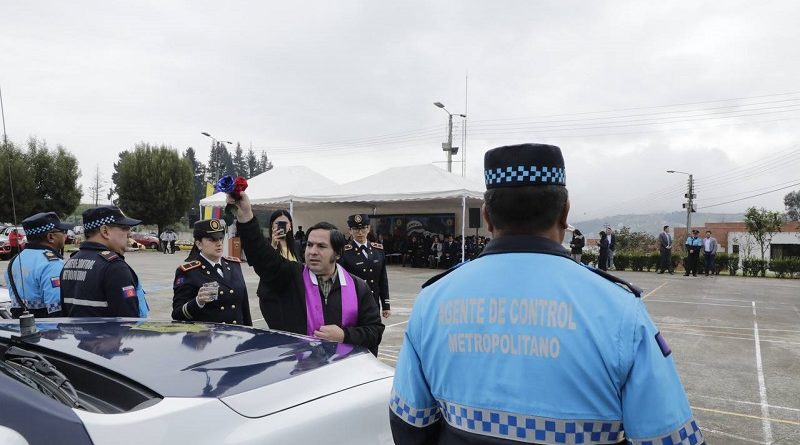 Entrega vehículos CACM y Secretaría de Seguridad