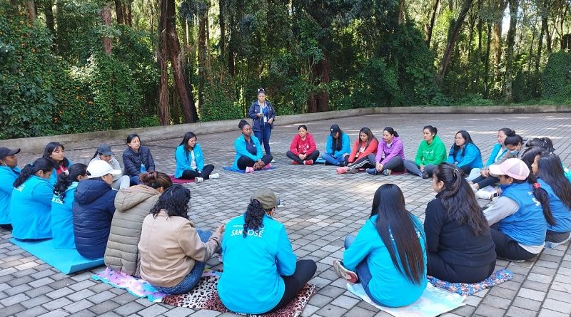 Funcionarios Patronato San José participan en actividades de descarga emocional