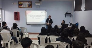 Estudiantes de la UEM Oswaldo Lombeida se capacitan en valores