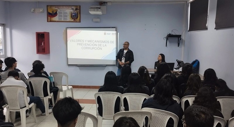 Estudiantes de la UEM Oswaldo Lombeida se capacitan en valores