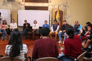 Municipio se reunió con estudiantes y docentes de la UCE