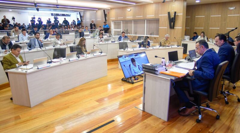 Concejo Metropolitano tramita una ordenanza para la adjudicación y venta de locales comerciales y otros espacios en los Centros Comerciales Populares