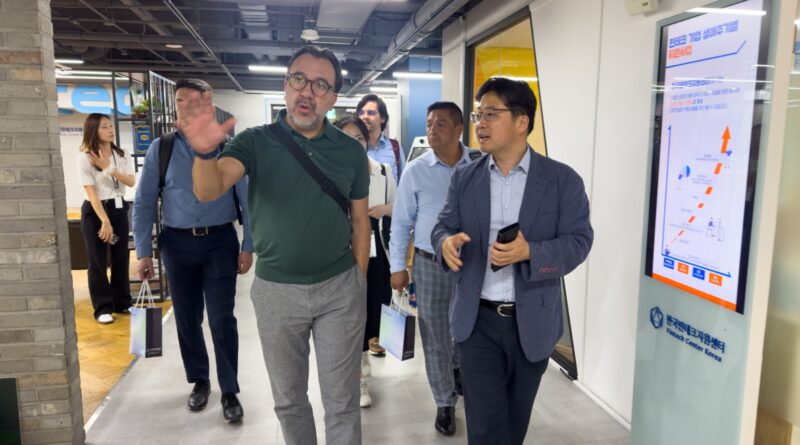 Quito explora iniciativas coreanas para impulsar la innovación financiera y otras áreas