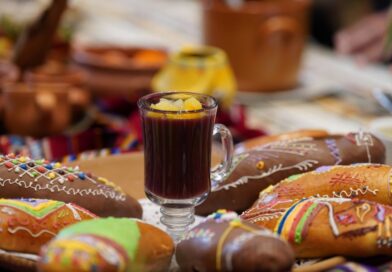 Colada Morada: una bebida que integra memoria y tradición quiteña Colada Morada: una bebida que integra memoria y tradición quiteña