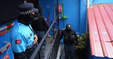52 locales fueron intervenidos en La Mariscal en operativos coordinados por el Municipio de Quito 52 locales fueron intervenidos en La Mariscal en operativos coordinados por el Municipio de Quito