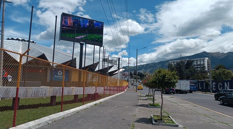 Quito avanza hacia un orden urbano con la regulación de la publicidad exterior