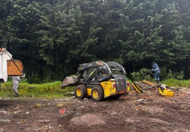 Maquinaria y personal de EMASEO intervinieron en el Parque Lineal de La Ecuatoriana