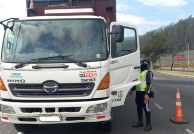 Controles al transporte pesado buscan reducir siniestros: 93 citaciones en dos días Controles al transporte pesado buscan reducir siniestros: 93 citaciones en dos días