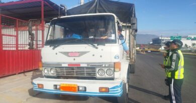 Cada Vida Cuenta: continúan los controles del transporte pesado en la Av. Simón Bolívar y la Ruta Viva Cada Vida Cuenta: continúan los controles del transporte pesado en la Av. Simón Bolívar y la Ruta Viva